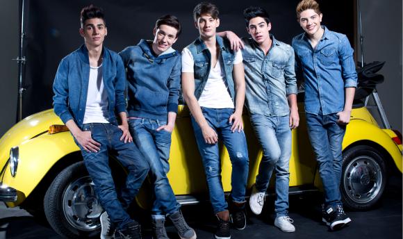 Azteca's tweet photo. ¡Faltan 2 días para ver a @somosCD9 en #AcademiaKids! http://t.co/hzGA9ikH9q http://t.co/Qa4ADaFKzJ