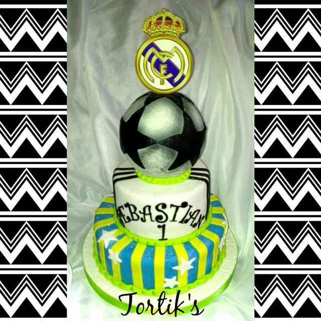 #futbol #cake #Deportes #hombre #realmadrid #realmadridcake #equipocampeon #vainilla #chocolateblanco #chocolateb...