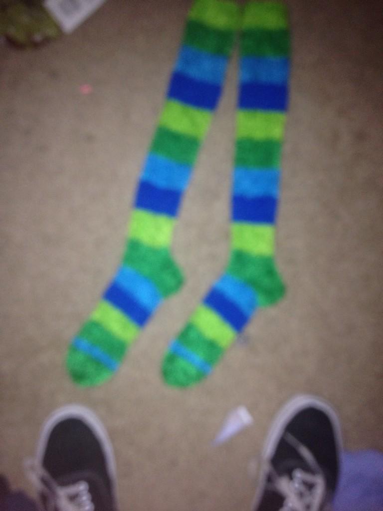 mitchbroddon's tweet image. cold weather, you&apos;ve forced me to fight fire with fire. #fuzzysox