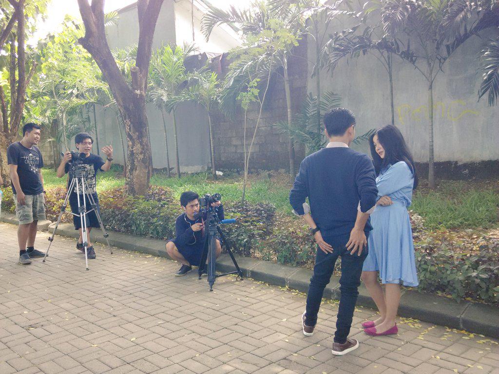 Salah satu scene di video clip TAK PERNAH BISA...