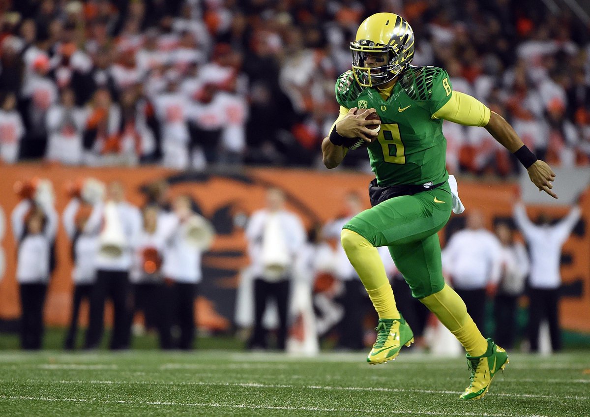 SportsCenter's tweet photo. Marcus Mariota DOMINATES Oregon State in 47-19 blowout win in "Civil War."

Mariota: 367 Pass yds, 4 TD, 2 Rush TD http://t.co/uua6LZHXXW