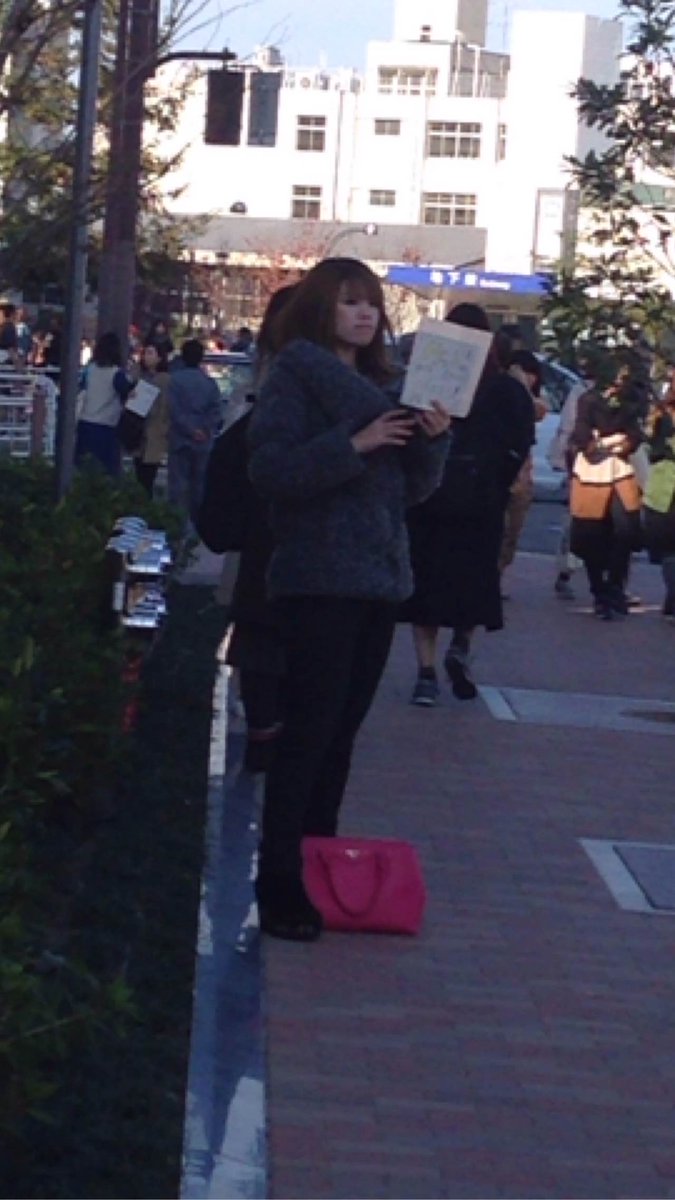 Miu この人ダフ屋の手下だから絶対にチケット譲らないで Http T Co Cz0dlsociz Twitter