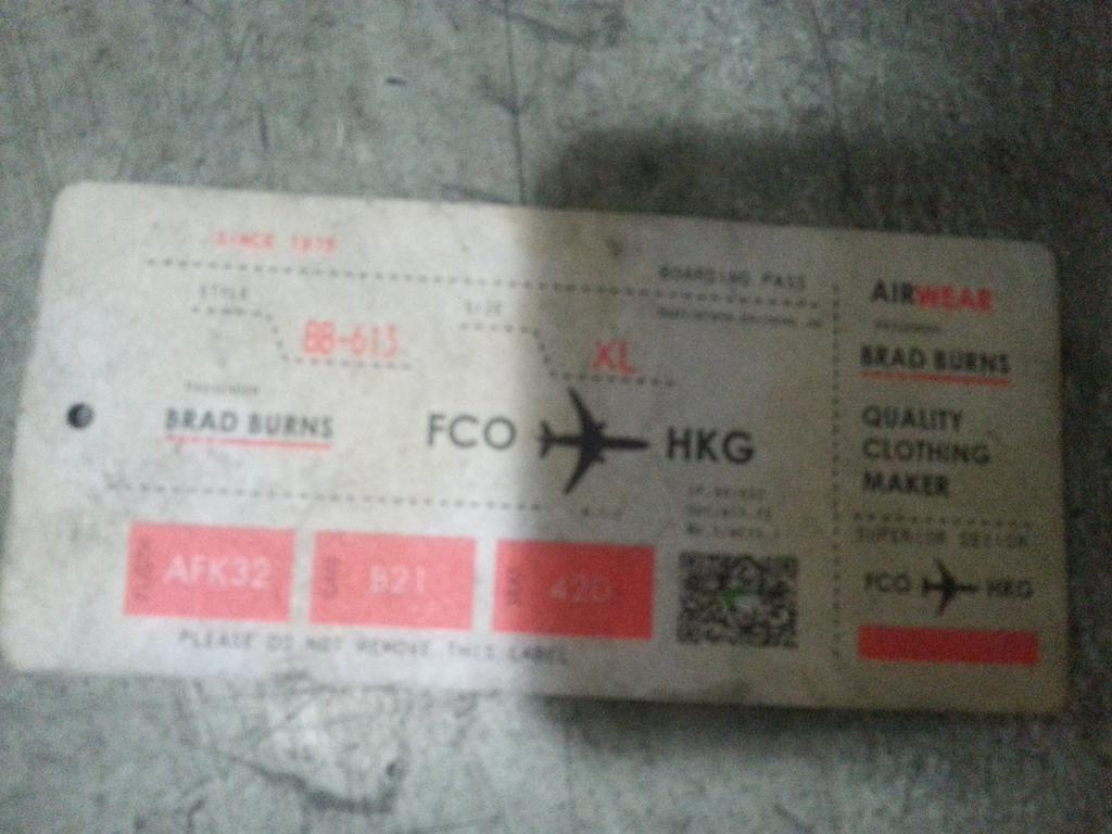 RayworldCST's tweet photo. Los billetes de Roma Fiumicino a Hong Kong están 'tiraos'. @cristina_g07 @Fran_MinAna @Marianwhtthfck http://t.co/Sj0k8Uo0uC
