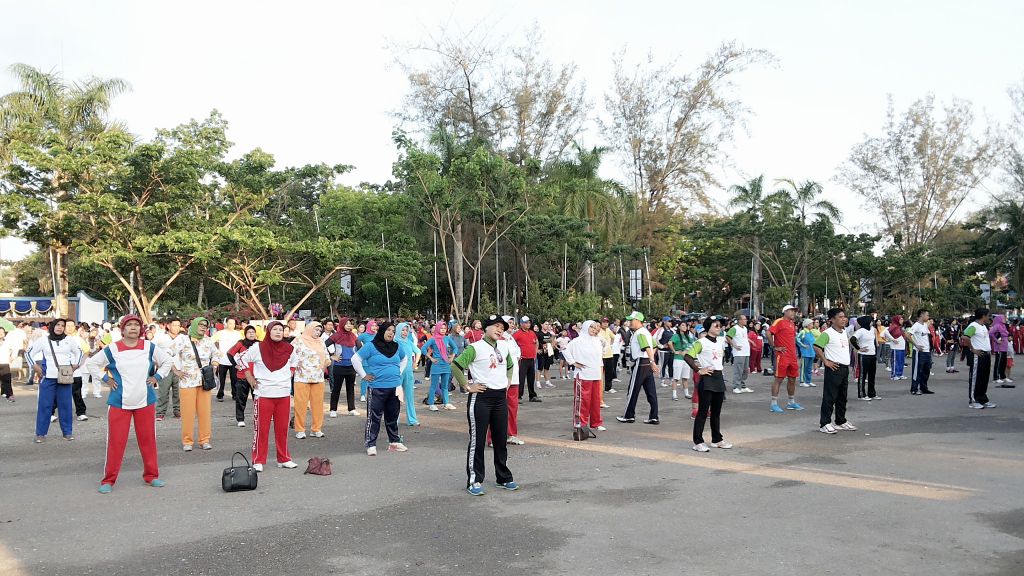 LPKendari's tweet photo. Senam bersma salah satu rangkaian kgiatan dlm rangka peringatan hari AIDS sedunia @DITJEN_PAS @Divpas_Sultra http://t.co/r5p2rTmDya