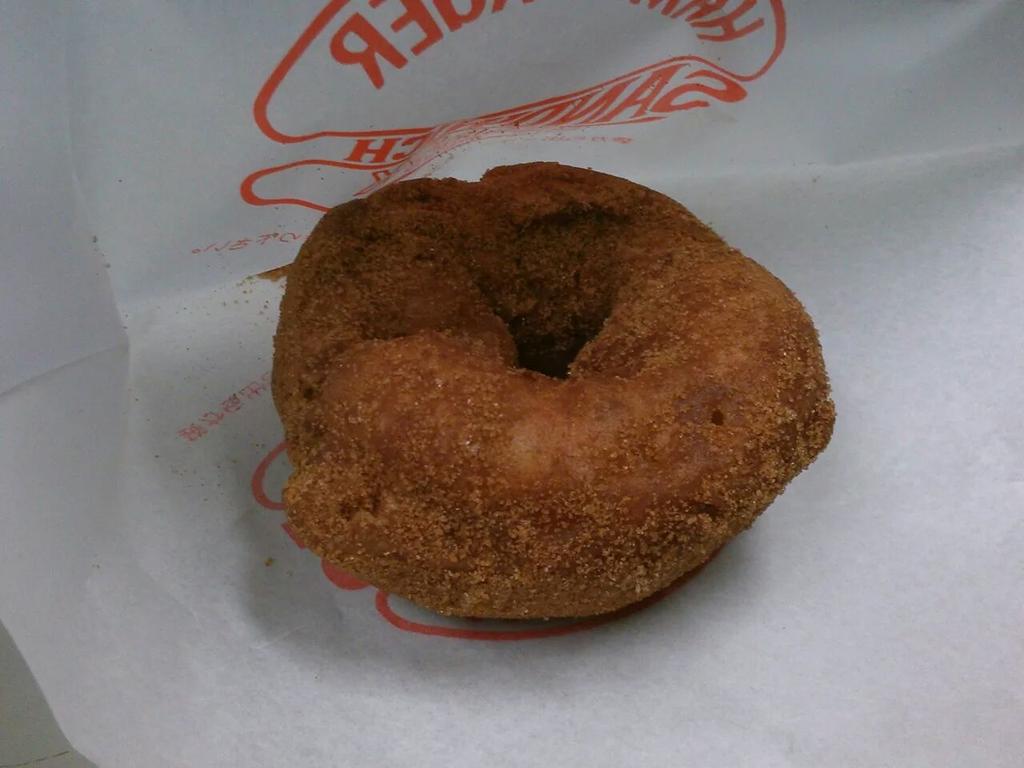 Andesmaster's tweet photo. 山都町産小麦使用の新名物登場！
コーヒー屋にとってはこの上ない援軍です♪♪
プレーンシュガー、シナモン、ココア、きな粉の4種類。
山都町『通順橋道の駅』さんの喫茶コーナーで食べれます。

お土産にもいいですね♪ http://t.co/FBncbYNZj4