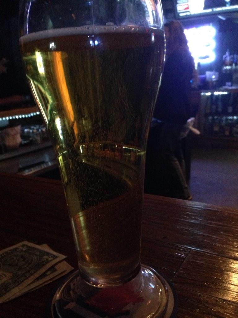 PotNMySock's tweet photo. Erie street draft time. http://t.co/VjhxGdYTjr
