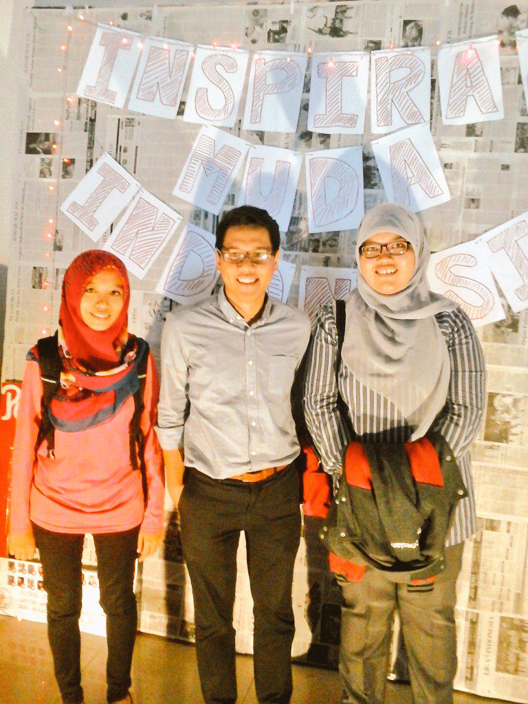 nirmalaovi's tweet photo. we from another city to join Great event and sharing eachother @IMIndonesia2014 #KitaaMasaDepanIndonesia http://t.co/KZM9cJxl4l