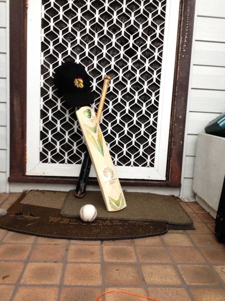 Mott04's tweet photo. Baseballer to cricketer RIP Phil Hughes #63notout  #putyourbatsout #RIPPhilHughes http://t.co/yNvQS6pgk7