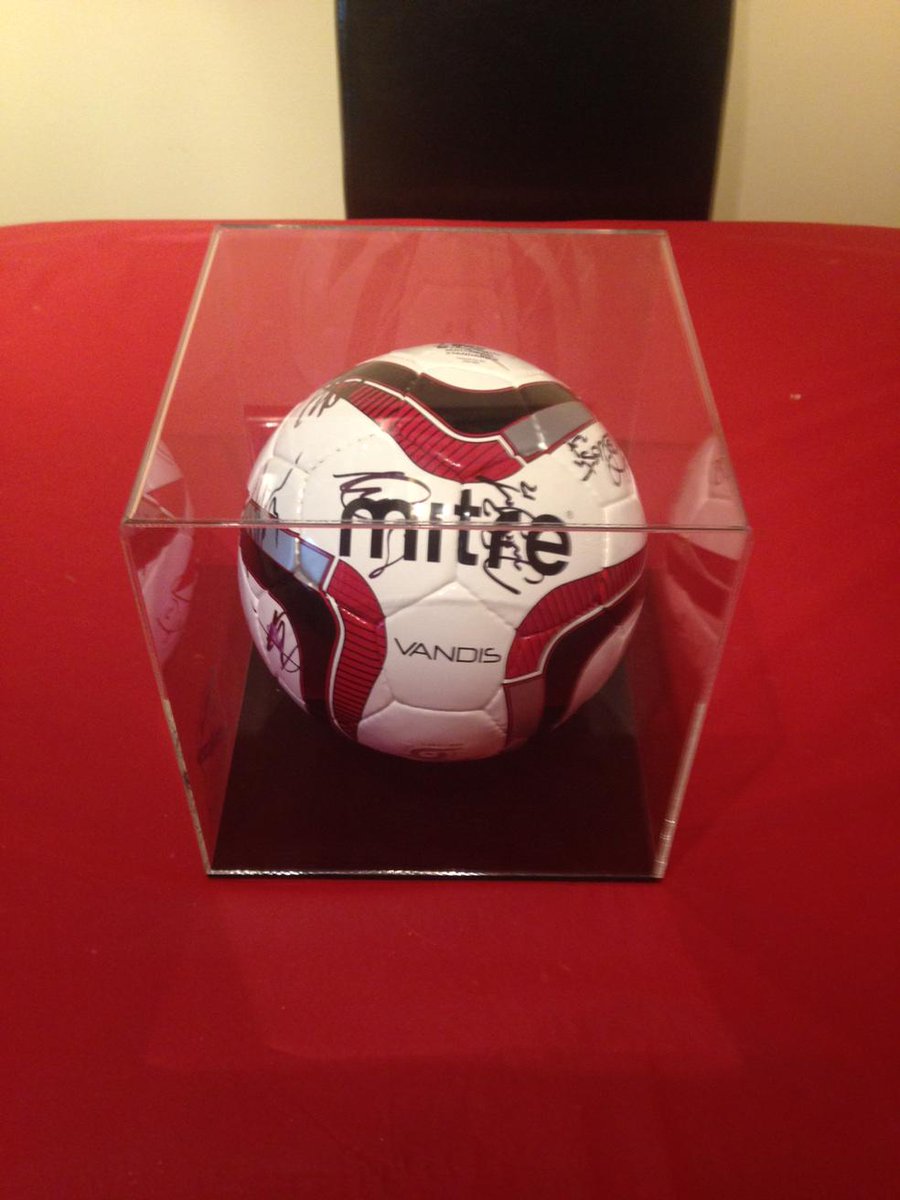 TBMSwindon's tweet photo. Proud match ball sponsor yesterday #STFC #bigmatchco #brunelswindon http://t.co/rv9HoueZ20