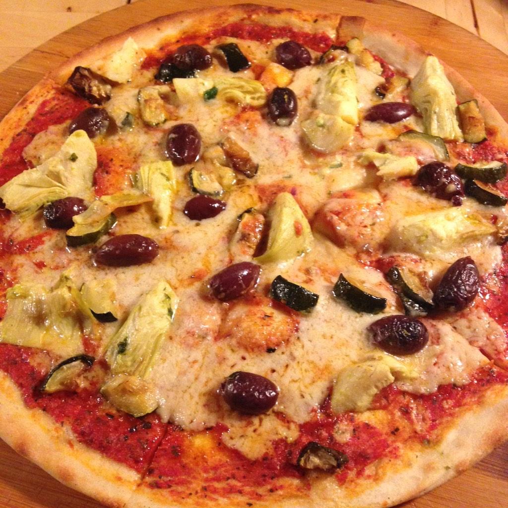 Well done @PlanetPizza_bs7 for using #vegan cheese on your pizzas! So yummy! My #pizza eating is gonna rise sharply!