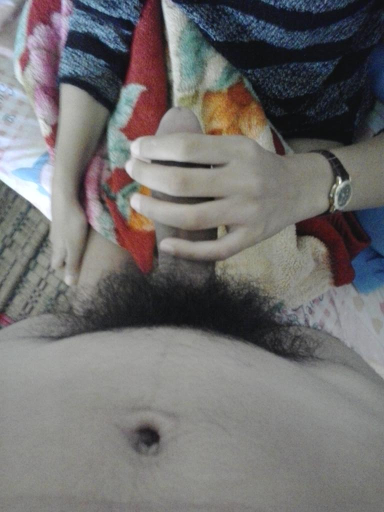 kusieaw's tweet photo. มือใหม่หัดเล่น . . . เมียกำลังจะโม๊คให้ครับ !! http://t.co/t8klPWbliP