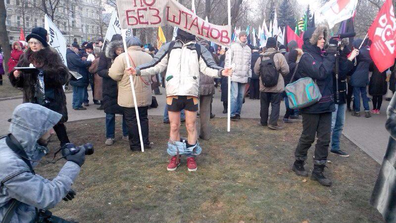 sinkevich90's tweet photo. Вы уверены,что митинг врачей,а не пациентов психбольницы?!)) #АБылЛиВрач #ПроплаченныйМитинг #Москва http://t.co/CxPzirN8zt