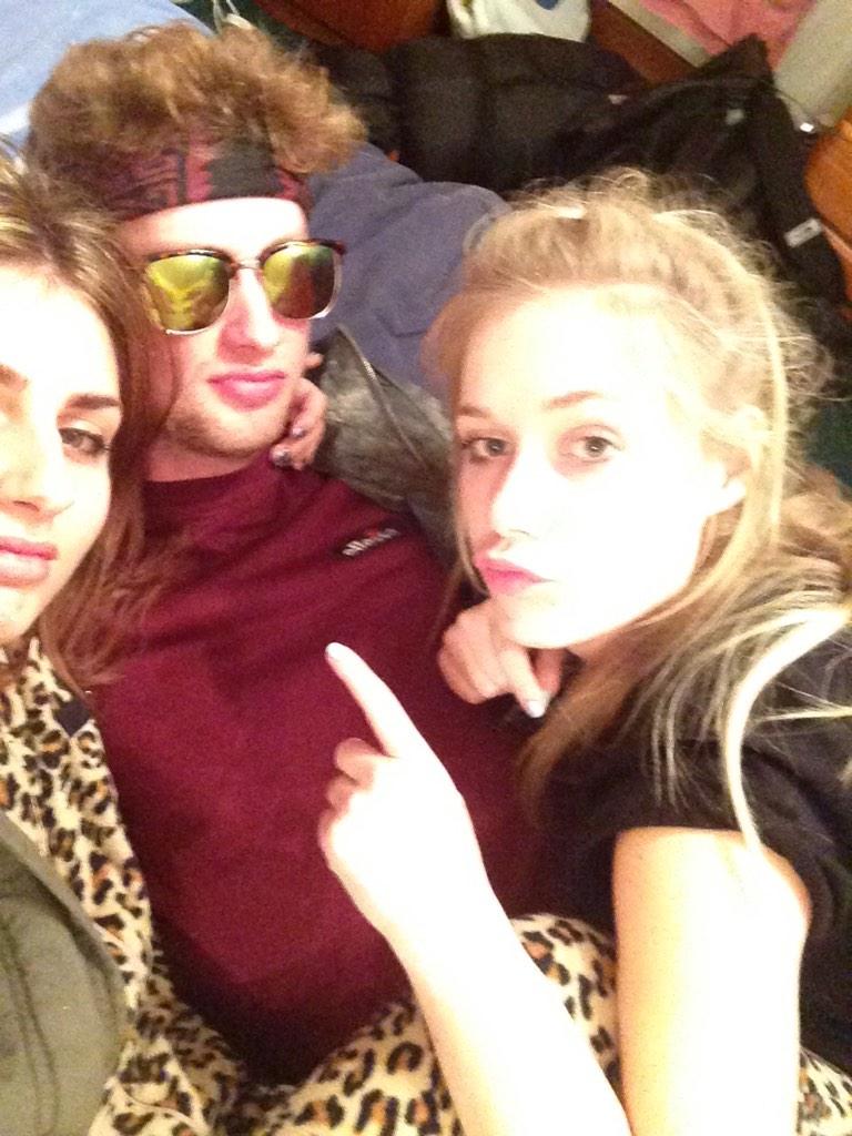 leahbloomers's tweet photo. What happened last night http://t.co/74wOIgf51i