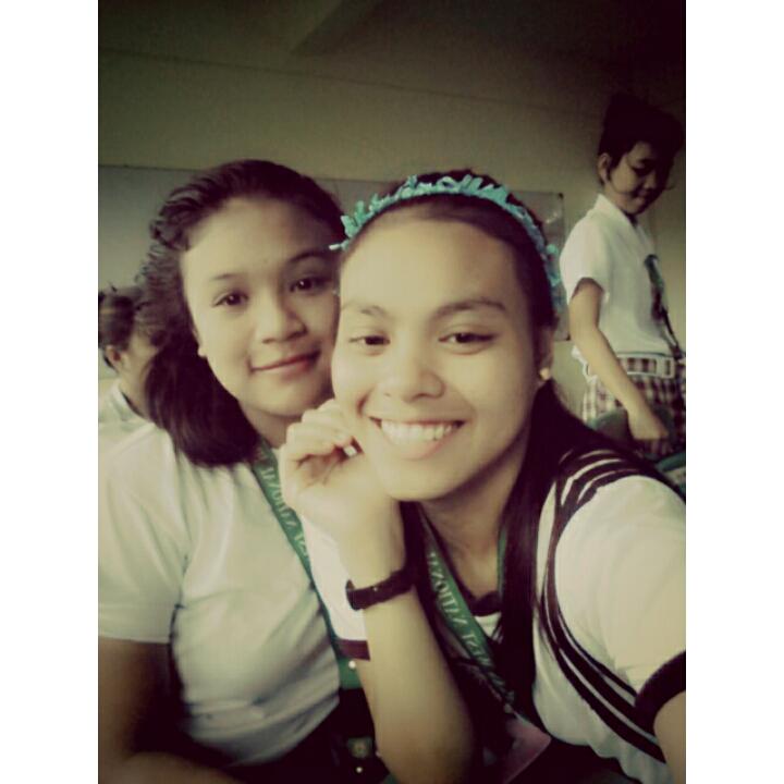 bitotarvie97's tweet image. Mga photobummer HAHAHAHA :p #Friends #Klasmeyt