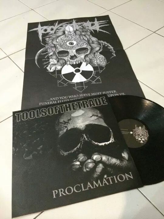 tottxgrind's tweet photo. Geng.

Our Proclamation LP is still available through us and Tandang Store.

Grab one quick! http://t.co/I38A4EZTCD