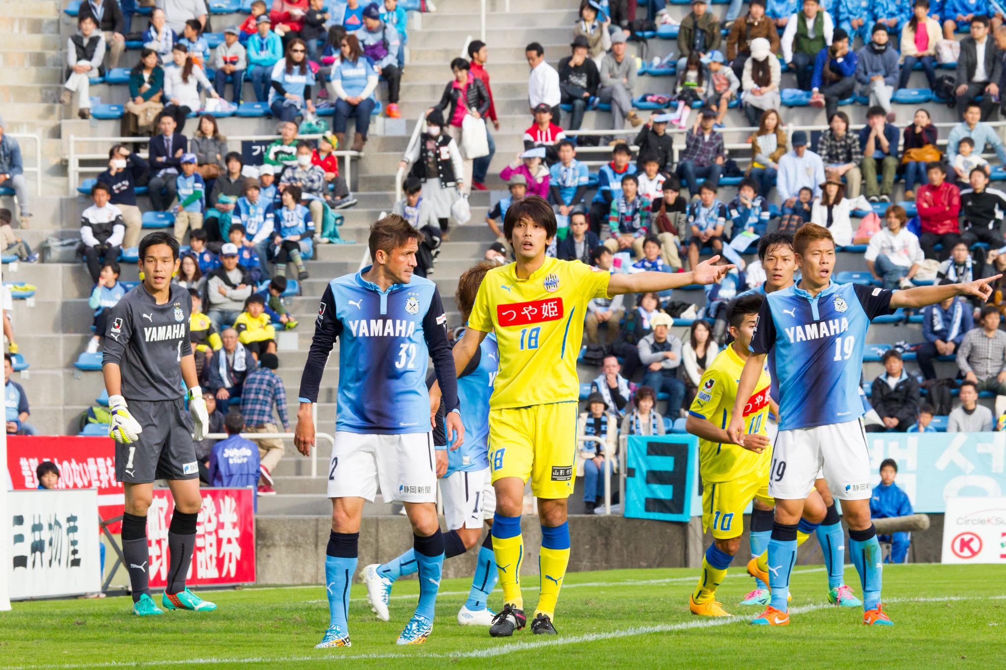 モンテディオ山形広報 Montedio Yamagata Po準決勝 中島 裕希選手 萬代宏樹選手 仙台でj1を目指し共に戦ったふたりが今 山形で邂逅し 再び約束の地に戻るため戦い続けています ディエゴ選手負傷退場の後 攻撃の基点として走り続けてくれました