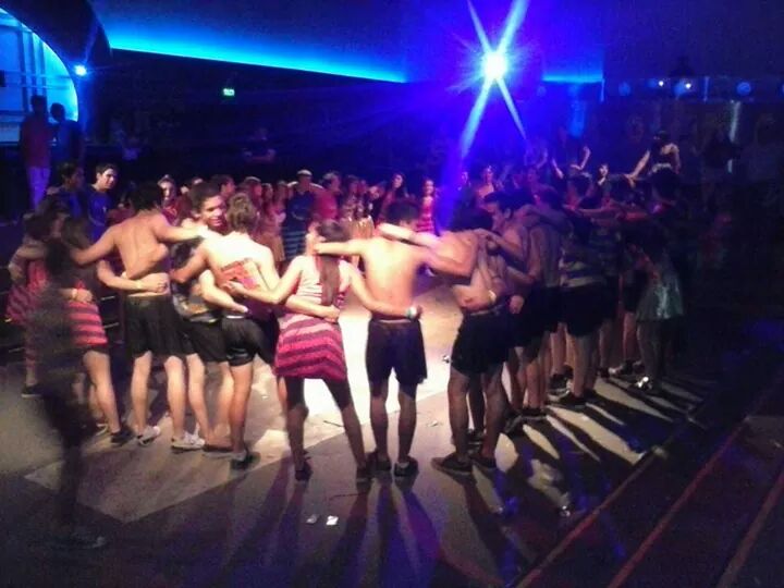 E2014Tato's tweet photo. Gracias por la mejor noche, LA ROMPIMOS Y LLENAMOS RYU!  #TATOSANJO y la pizca del Divina! 😂 #28N http://t.co/LHtAGUDinY