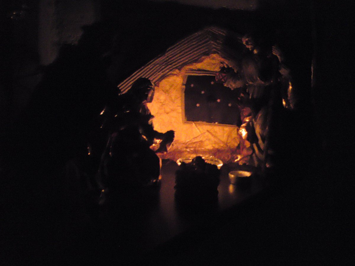 Remember : Advent Service of Light at 6pm tonight. Start your Christmas preparations here ..........