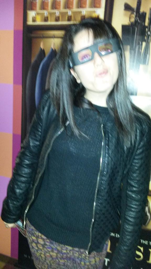 efigian's tweet photo. Παιδιά #yolo 👓💓✌👌 http://t.co/3B9F3aoymD