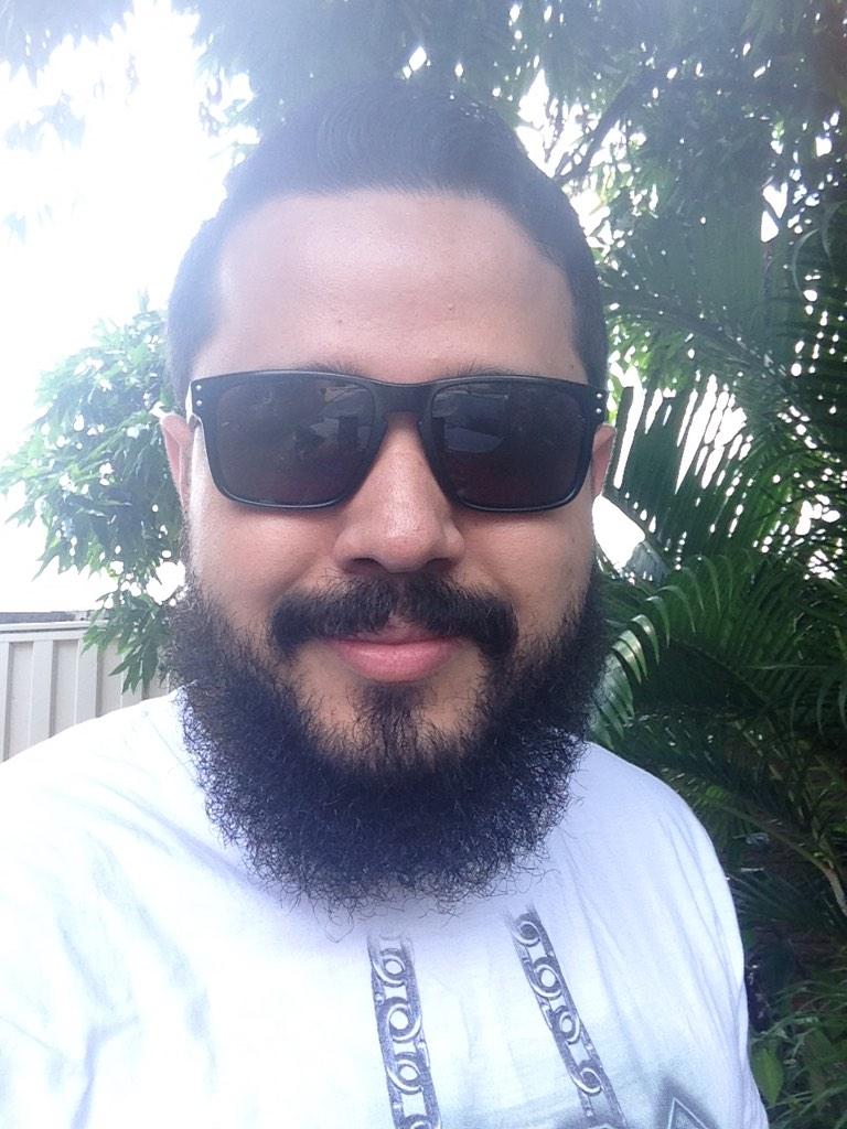 FelipeTeTZ's tweet photo. Happy #BeardSunday #Beard #Sunday #FamilyLunch http://t.co/j2Hz342HWA