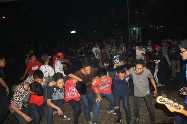 “<a href="/LPBDofficiall/">Roadto1stalbum</a>: MOSTDANGEROUSPEOPLE!! LPBDSQUAD IN AREA MOSPHIT!! *dancetilldead* ”