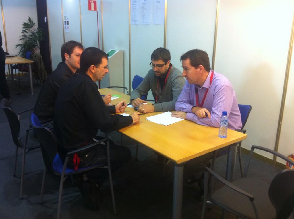 MenorcaConnecta's tweet photo. El jurat del Hackaton organitzat per @ACCESOMenorca a #menorcaconnecta ja es troba reunit http://t.co/GCDxS1dgUx