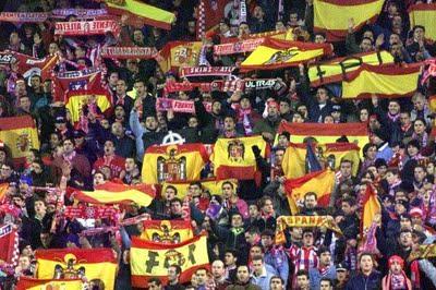 HistoriaYLucha's tweet photo. El Atlético condena "la lacra de la violencia en el deporte" mientras dejan entrar siempre a los del Frente Atlético: http://t.co/MFjaLRXzlj