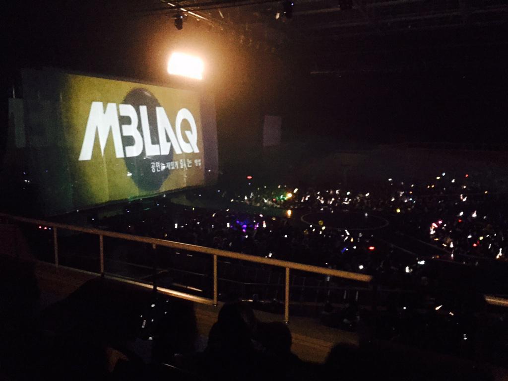 bbangmk's tweet photo. 엠블랙 콘서트 다녀왔지롱요
야호 
와신난다👉👈
@24K_SungO @noanoa0034 @지민언니 http://t.co/JERePr55NZ