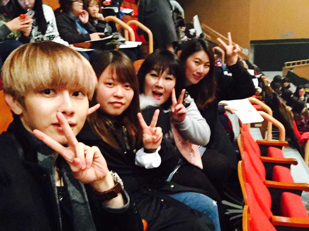 bbangmk's tweet photo. 엠블랙 콘서트 다녀왔지롱요
야호 
와신난다👉👈
@24K_SungO @noanoa0034 @지민언니 http://t.co/JERePr55NZ