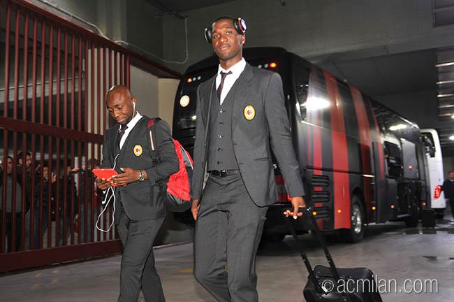 Less than 1 hour to the kick off of #MilanUdinese! Here are some exclusive pics live from San Siro. #weareacmilan