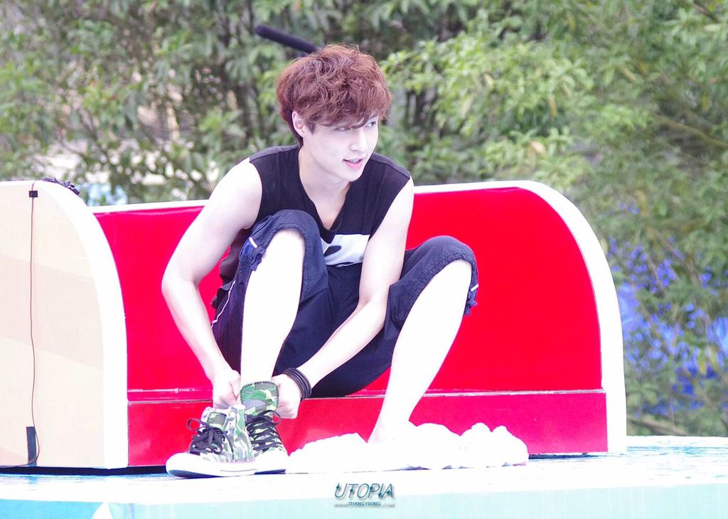 zyxb0th's tweet photo. อี้ชิงยุคม๊าเลย์เป็นอะไรที่แบบ.. แง่ง น่ารัก 👉👈 http://t.co/PijpkhUtKo