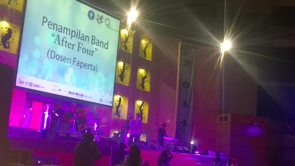 Penampilan yang luar biasa dari dosen Faperta, After Four#AGRIPHORIA2014