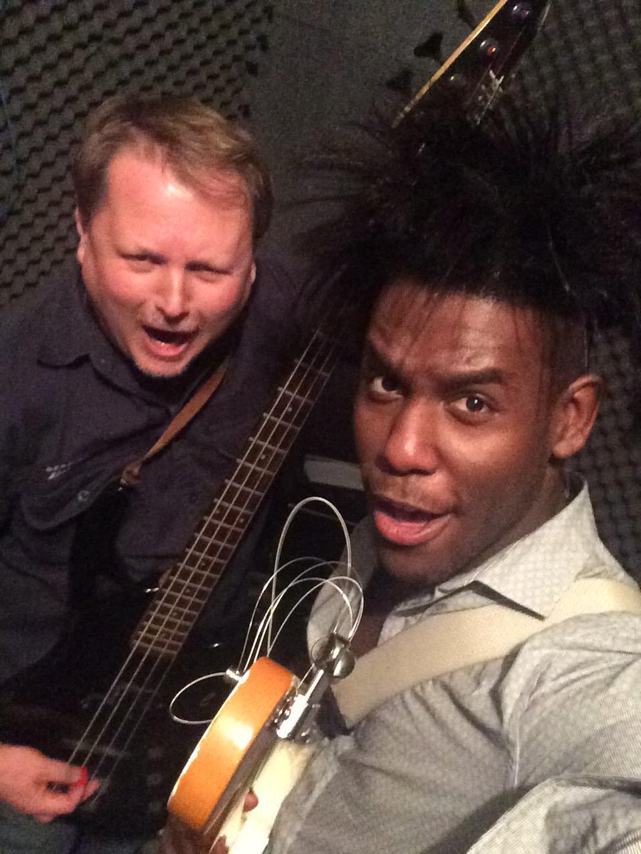 NomadShowers's tweet photo. Back at it at the #pieshop DC #nomadshowers jam http://t.co/FnRcZR9FS5