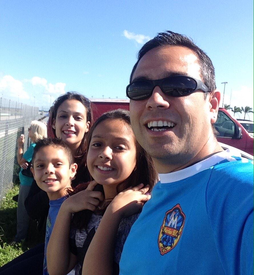 LazLargoYHeavy's tweet image. At the #Miami500. #Carracing #Lazarolorenzo #largoyheavy #BonitoySabroso