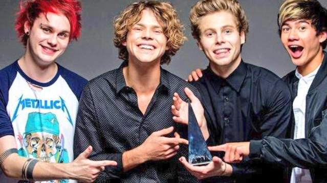 icoolash's tweet photo. First ARIA award ever!! Go on guys you're really working so hardπππ΅ (P.S. Luke looks wierd) #5SOSARIAS http://t.co/WmOJkyBySp