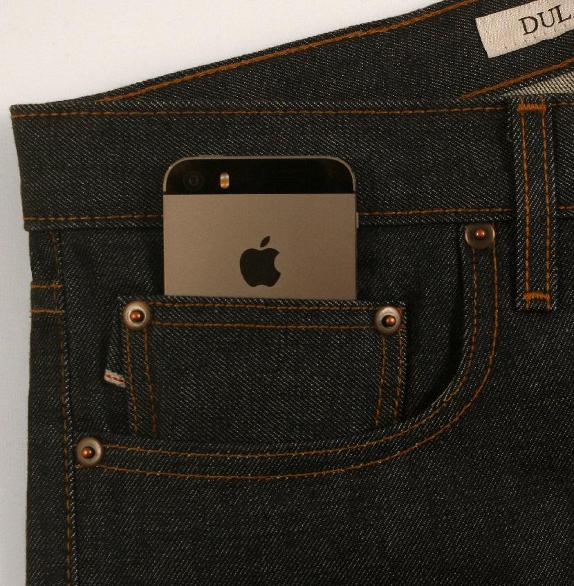 DulacStudio's tweet image. Our watch pocket is wide enough for a smart phone and features a selvedge peek-a-boo.