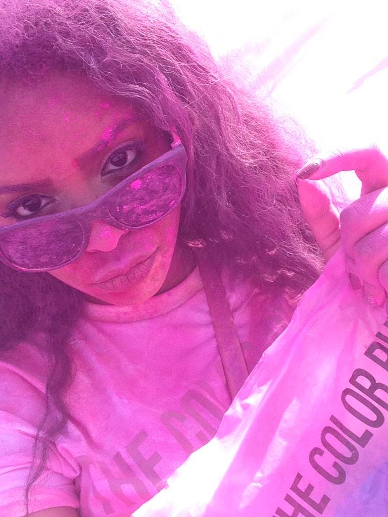 rahafelobaid's tweet image. #ColorRunUAE ✨