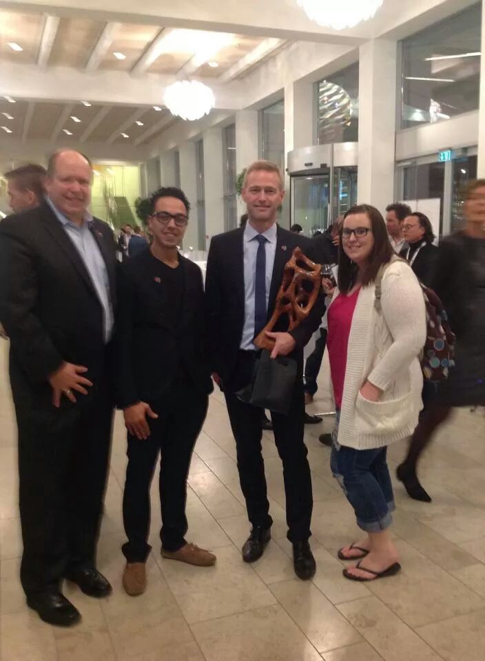 Origami_Concept's tweet photo. It was an honor to meet @raratsch at the @cbc_cup #cbc14 What an amazing host for this event http://t.co/HuDnS3BrnO