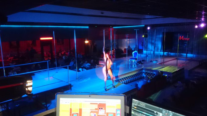 Grazie a tutti i presenti ieri al mio show al monella di Piacenza http://t.co/yVN6txtr2u<a href="/tag/clubgemma"class="tags"><span>#clubgemma</span></a>