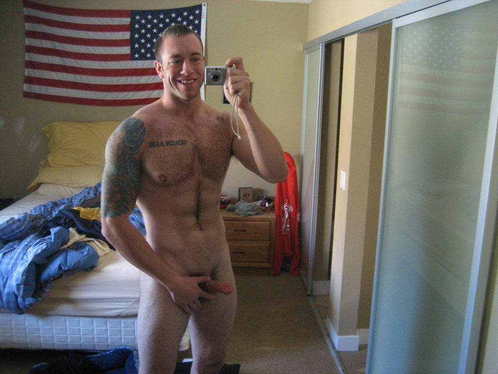 hot naked men selfies