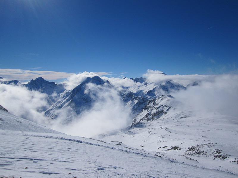BackpackThe's tweet image. Book a #ski holiday independently or as a package jonathansbackpack.com/skiing-book-pa… #travel # skiing #ski #holiday