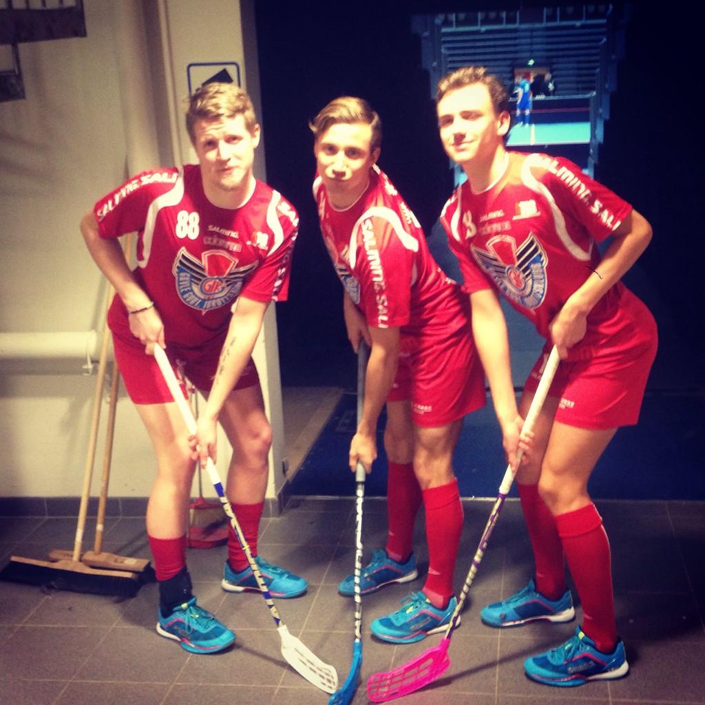 Vi är så himla glada att vi spelar i det bästa laget med bästa killarna! 💙❤️