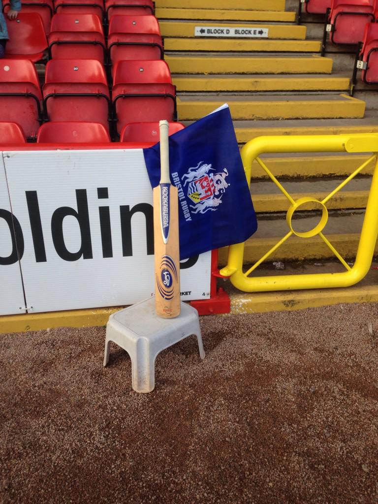 ollyrobbo's tweet photo. #putyourbatout at ashton gate. #63notoutforever @Bristol_RFC http://t.co/XSk1MEAdja