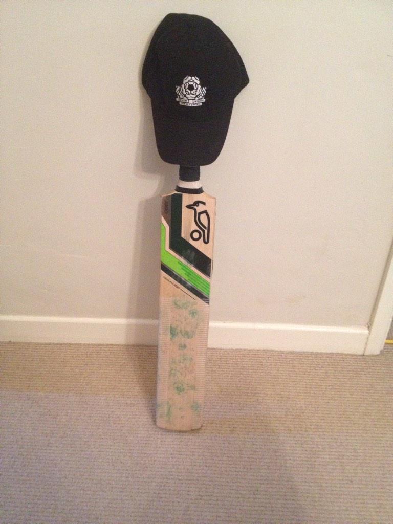 tdmurphy22's tweet photo. #putyourbatout #riphughesy http://t.co/n6fjMNcj6l