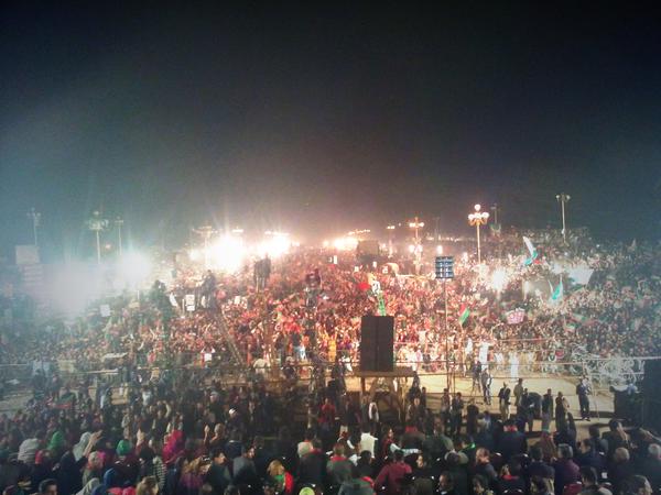 DawarKundi's tweet photo. Unprecedented Crowd ! 
#PakistanForPTI #BattleOfNayaPakistan http://t.co/fQ2i5t3xO3