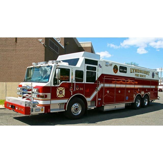 AFireStation's tweet image. Found this cool photo, not mine Lyndhurst,  New Jersey #firedepartment #piercemfg#heavyrescue #firetruck #fireapp...