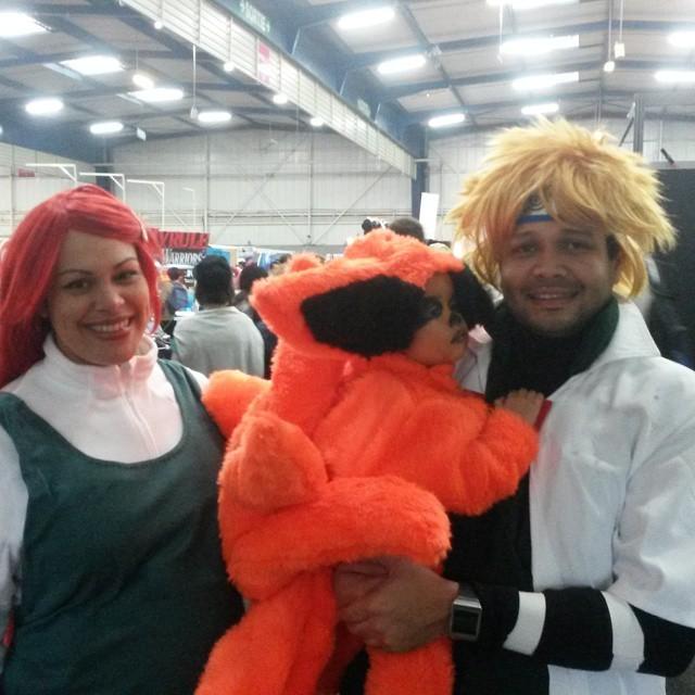 minuevadieta's tweet photo. Nuestro #cosplay de este año en el #toulousegameshow #kushina #uzumaki (#embarazada de #naruto), #minato el #yond... http://t.co/hXubPMoHf0