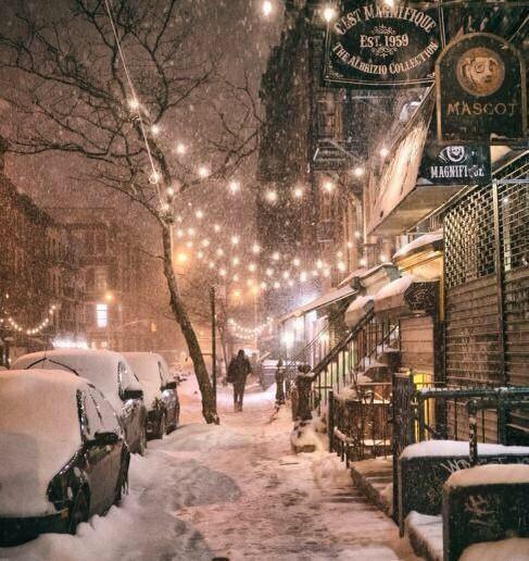 InfosDeFilles_'s tweet photo. New-York c'est vraiment magnifique pour Noël. 🎄🎅❄️⛄️🎆🎇😍 http://t.co/ZDvqs3q7mM
