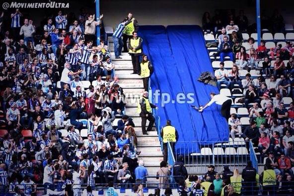 merymcastillo's tweet photo. Intercambia de bufandas entre aficiones en el Calderón, lo e visto en directo. Esto es la verdadera afición. http://t.co/ysRwE05Ywr