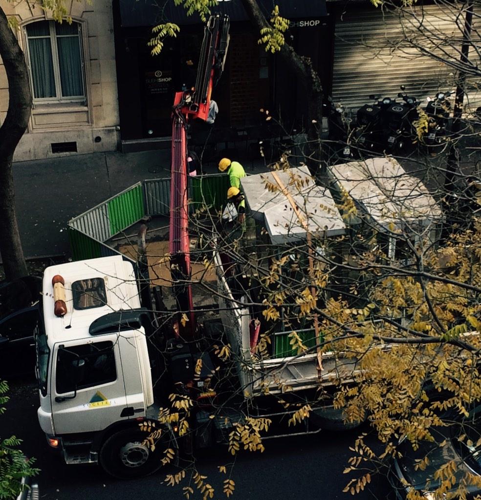 thdevilleneuve's tweet image. 24 ans après les premiers GSM, les cabines ont quitté l'avenue hier après-midi